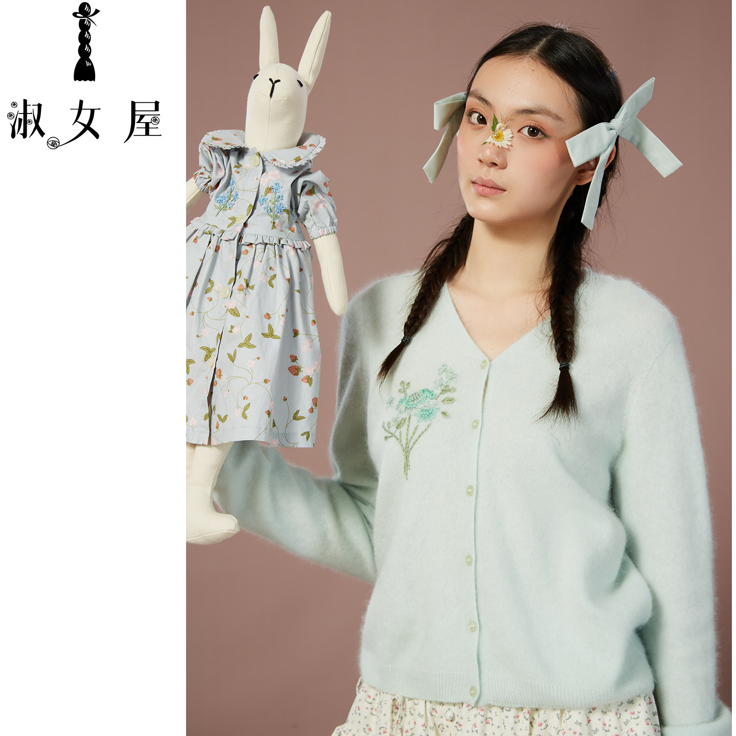 淑女屋官方旗舰店秘密花园毛衣。荷花②号绣花绝美长袖宽松甜美