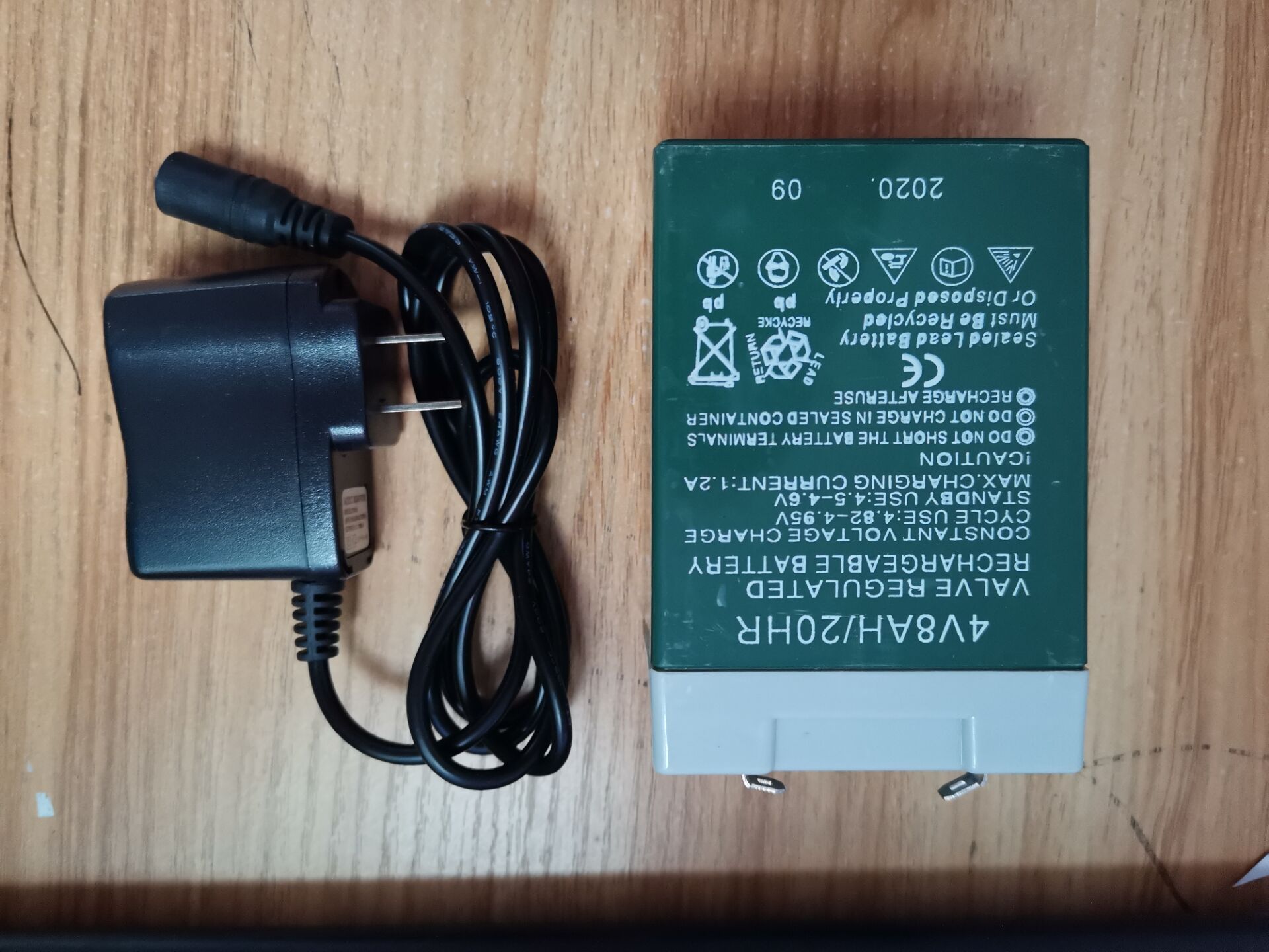 充电器4v8a上海东南吊钩秤蓄电池