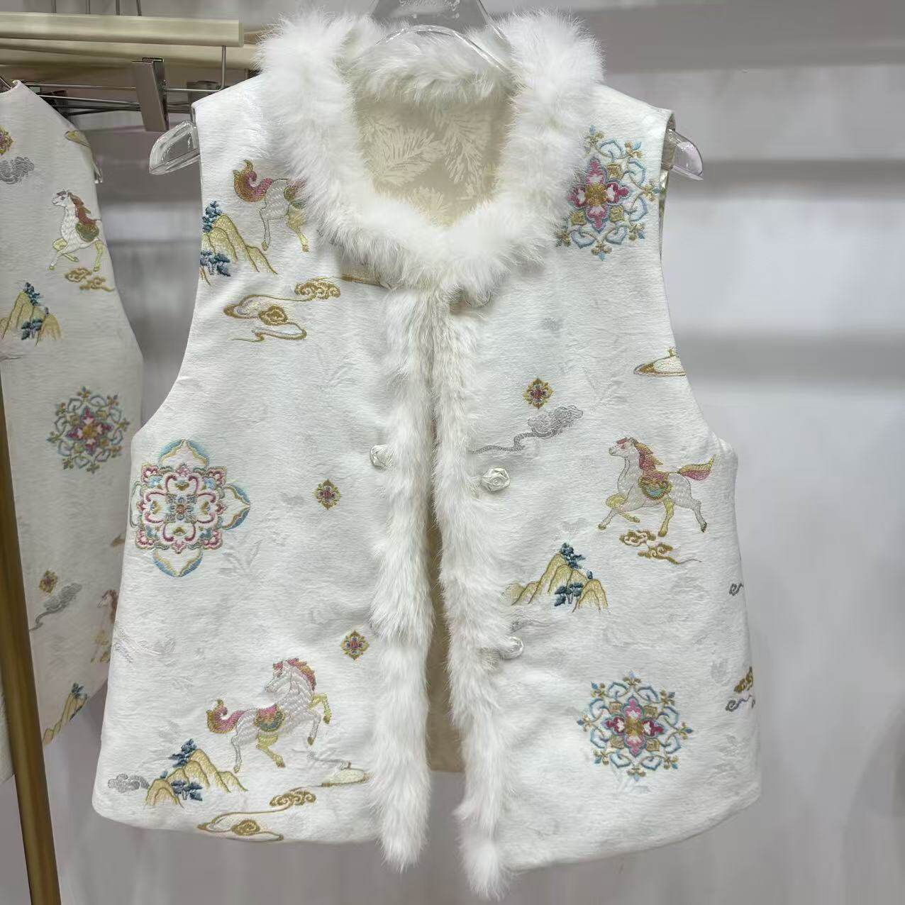 新年拜年服鸿运小马圆领棉马甲