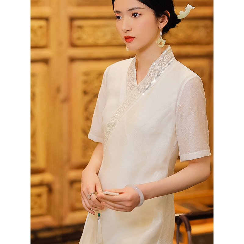 复古日记浅竹清韵丨国风青竹刺绣系带交领中式长袍