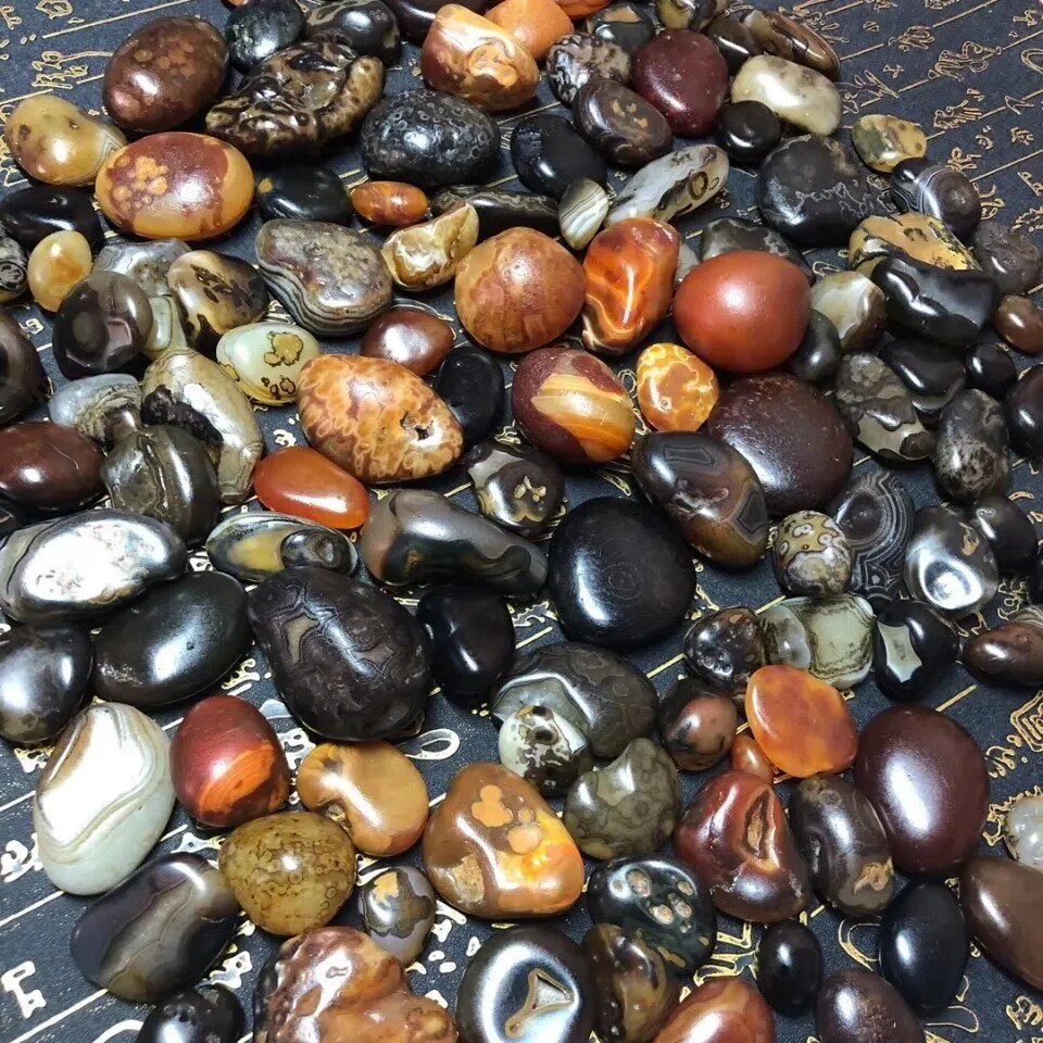 特价马达加斯加玛瑙籽料水冲原石花纹料手玩奇石鱼缸摆件随机发货