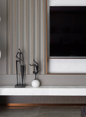 【可开票】金属刀锋人物雕塑摆件