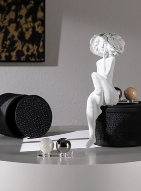 【可开票】抽象艺术托腮女孩摆件