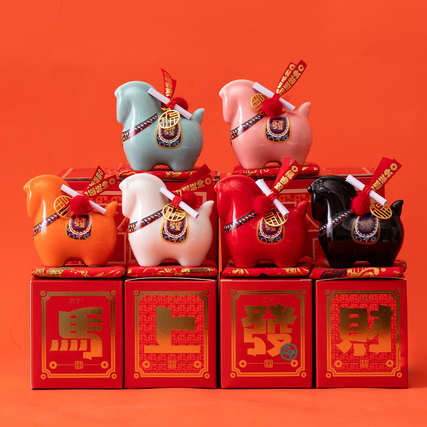 国潮马年吉祥物马上发陶瓷马摆件