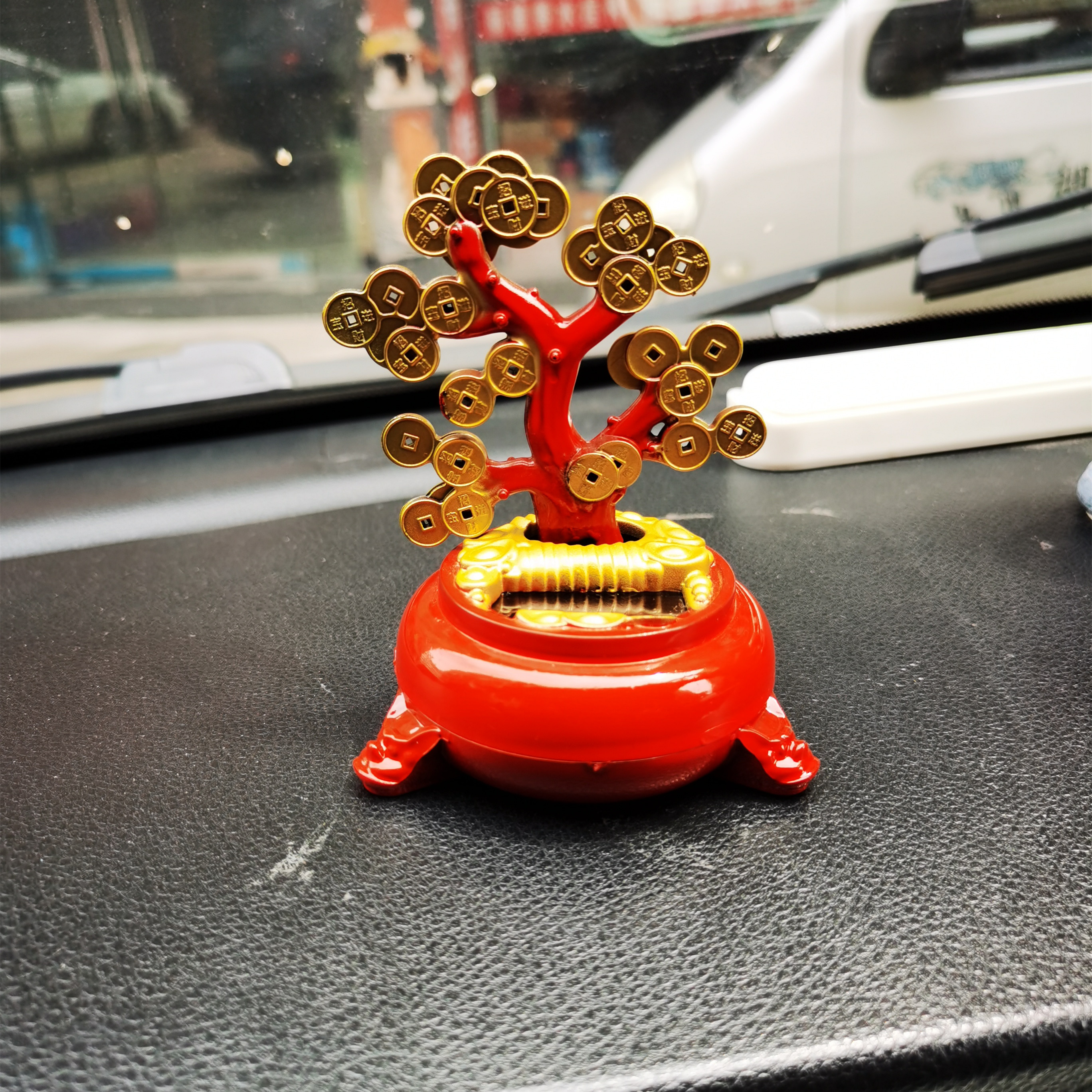 太阳能汽车内饰装饰品摆件摇钱树红色经典款式金色红色仪表台摆设