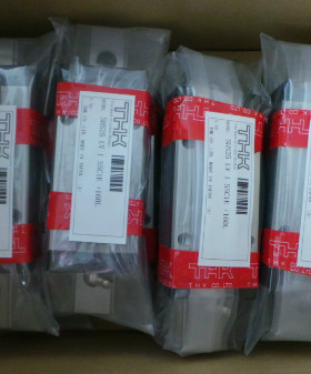 日本进口THK导轨 2SRS12MUU+95LHM RSR12M 95MM VRT2045T