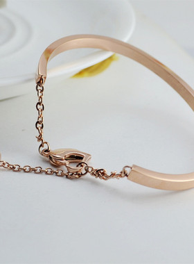 love心形有钻钛钢18k玫瑰金手链