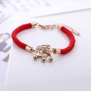 新款红绳锁铃铛玫瑰金手链 新年女生百搭编织手绳 钛钢镀K金腕链