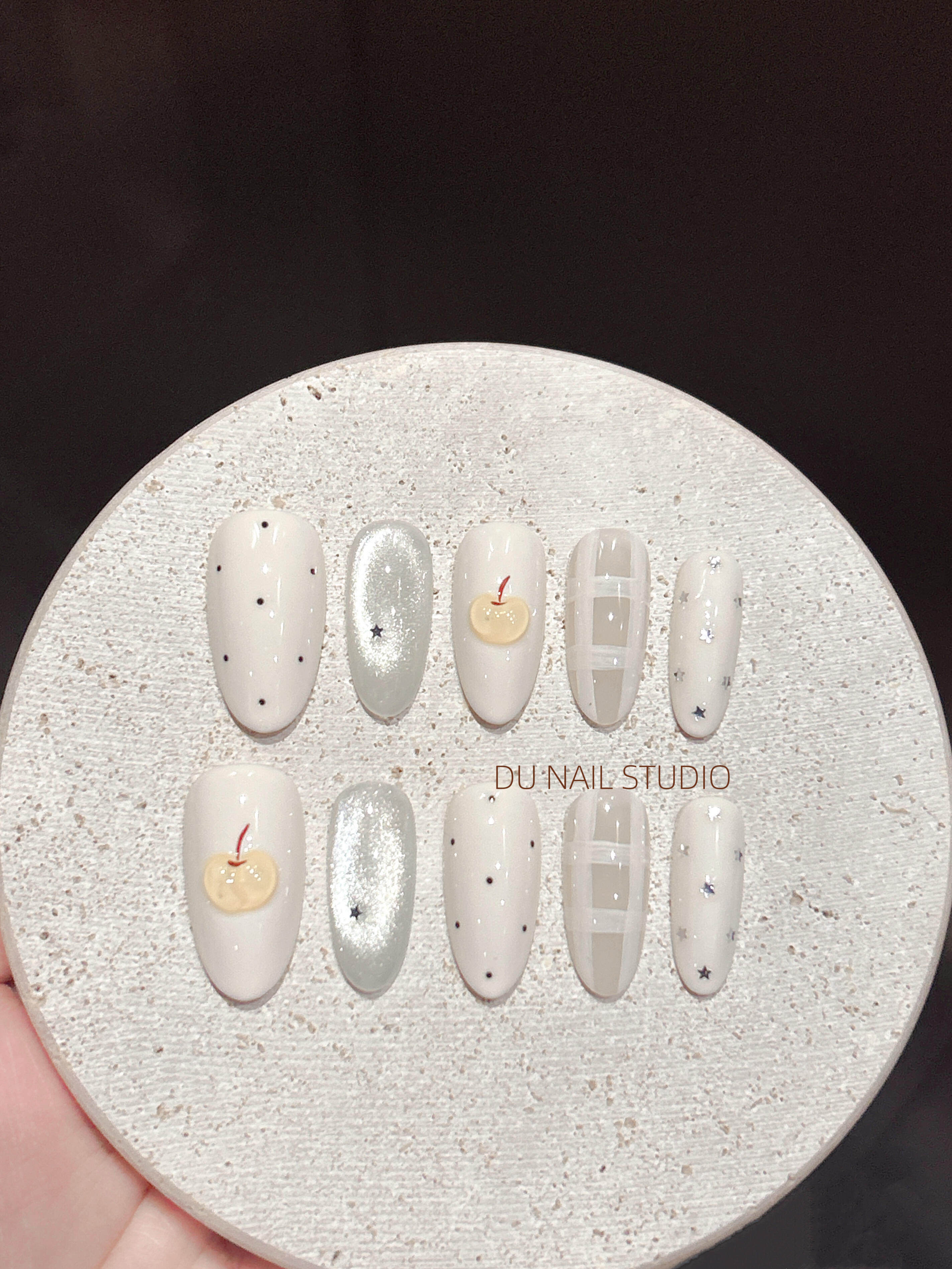 【苹果】手工穿戴甲短款中长款简约白猫眼美甲波点星星亮片小清新图片