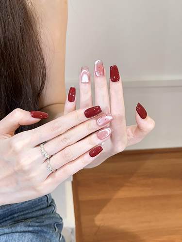 红波点2025新款手工穿戴甲短款红色猫眼美甲显白高级感秋冬款新年