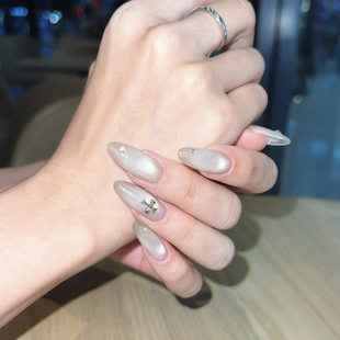 冰透白月光猫眼2025新款 渐变简约美甲显白高级感 手工穿戴甲中长款