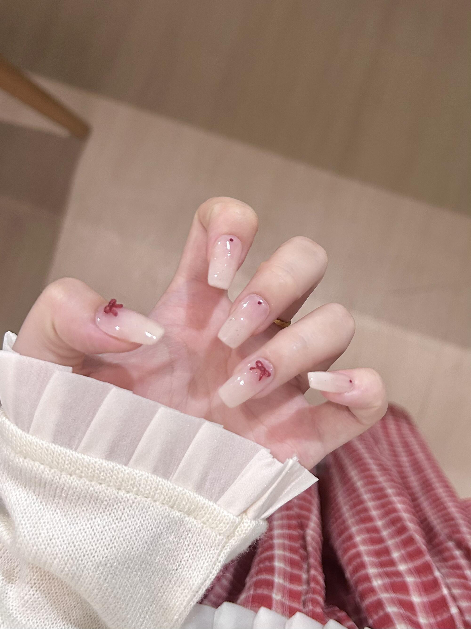 2025新款手工穿戴甲短款渐变美甲蝴蝶结显白纯欲风高级感秋冬可爱,彩妆/香水/美妆工具,穿戴甲/甲片,淘宝优惠券,粉丝福利购,淘宝优惠卷