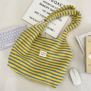 韩版毛绒绒黄色条纹大容量背心包ins秋冬款单肩包女学生上课包女