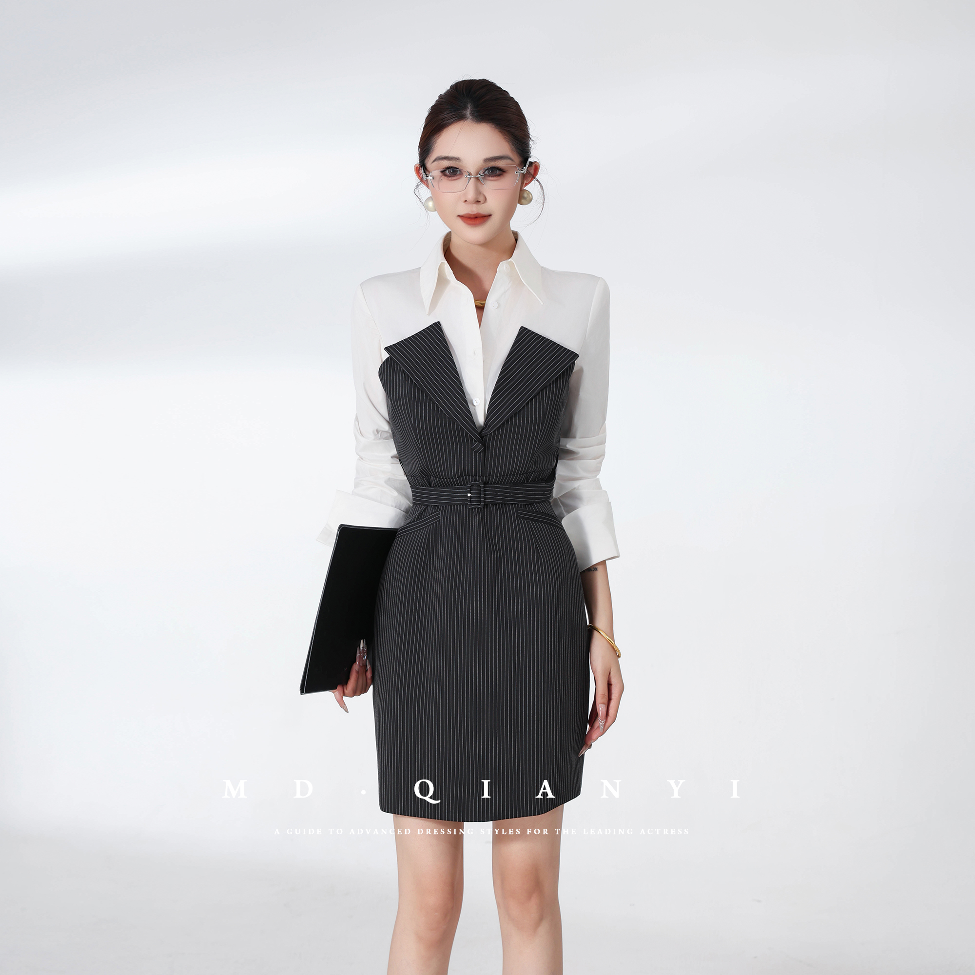 MD千亿【衫域叙驳】2025秋季衬衫领秋季时尚黑色连衣裙