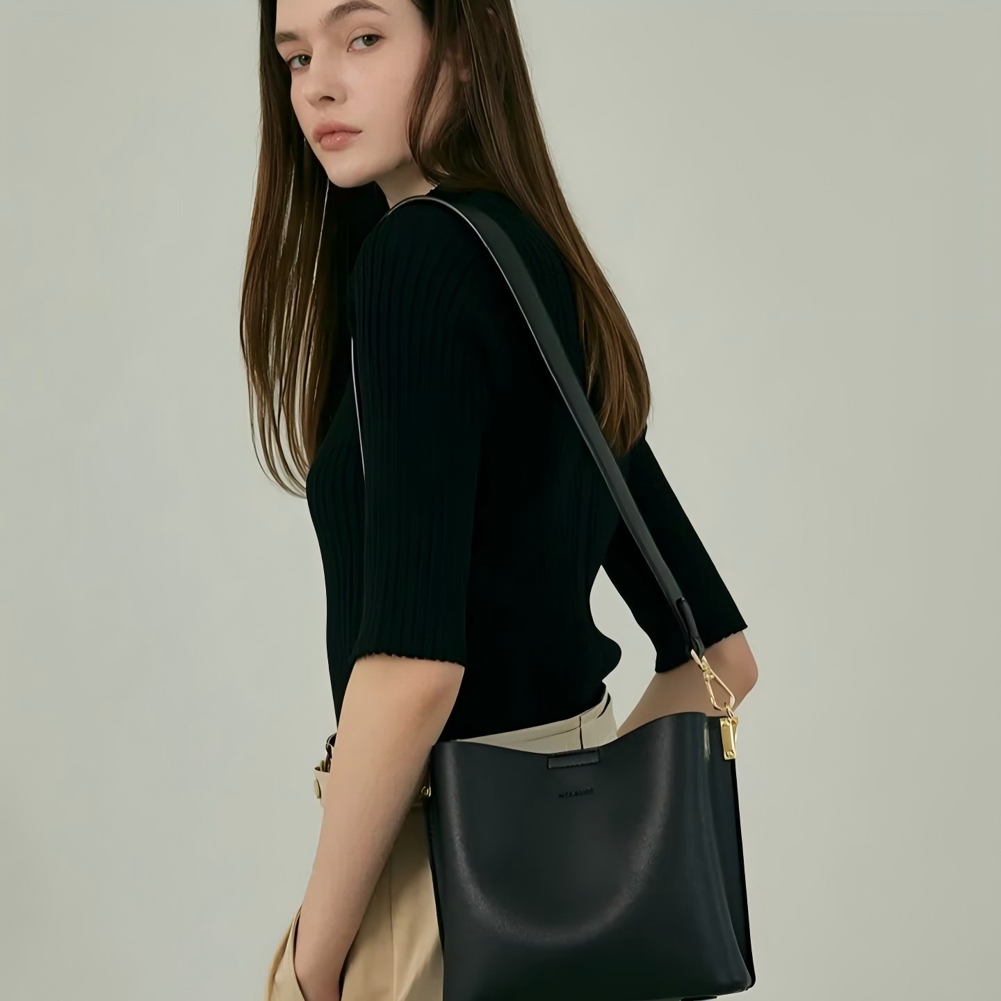 韩国直邮正品 MCLANEE纯色皮革拉链水桶包 黑色 11色,箱包皮具/热销女包/男包,腋下包,淘宝优惠券,粉丝福利购,淘宝优惠卷