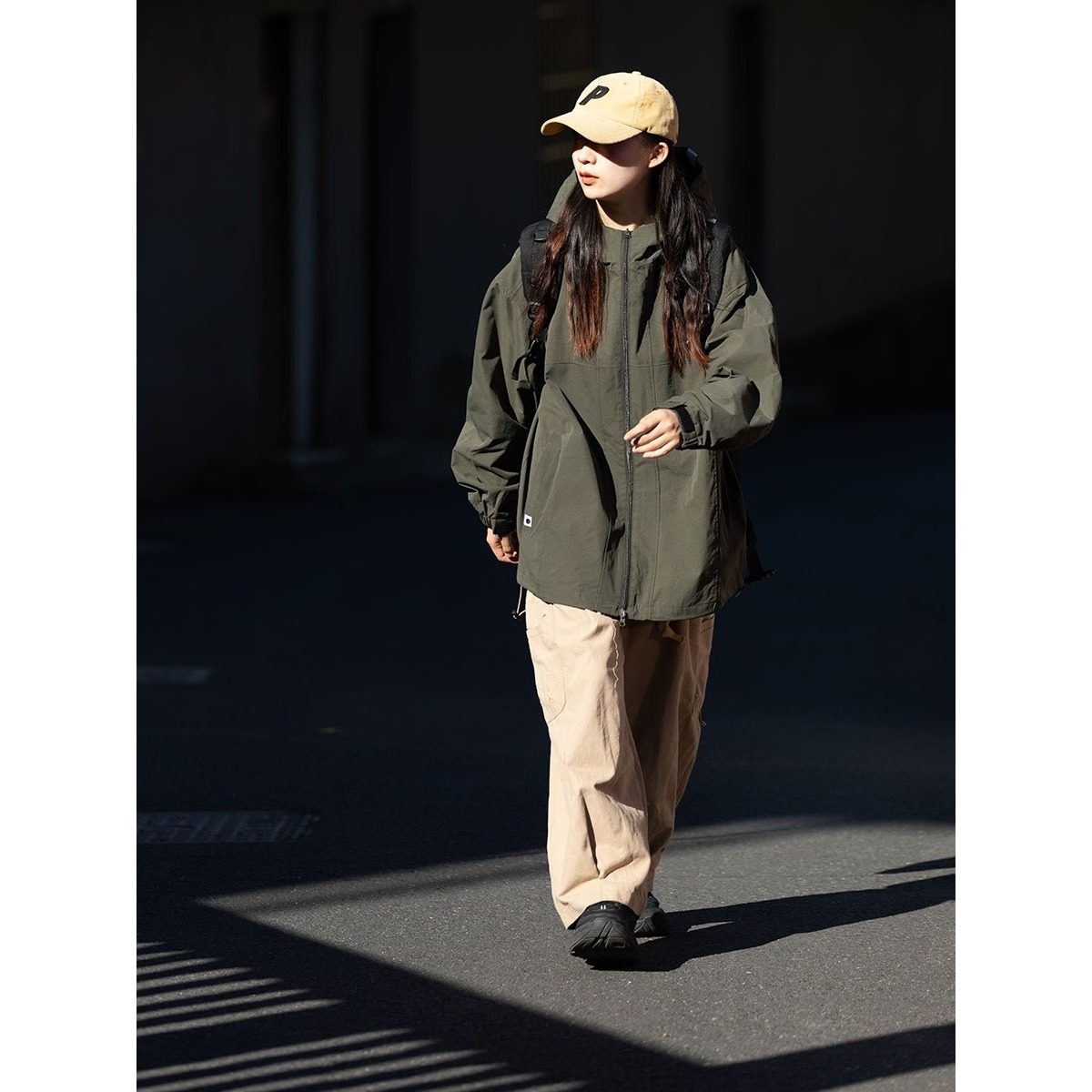 日系轻户外防水透气连帽冲锋衣女