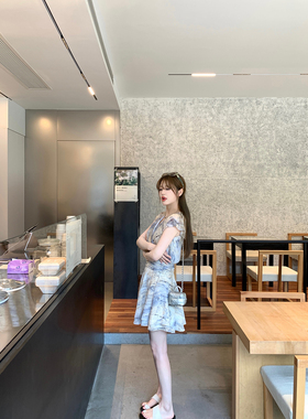 AHY V领荷叶边晕染连衣裙女2024夏新款法式中长款收腰高级感裙子
