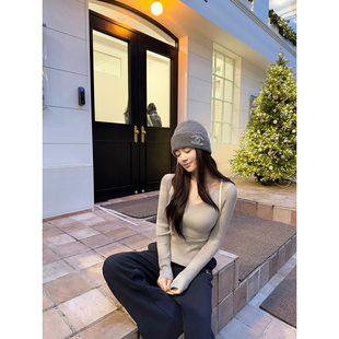 【AHY】心机打底~简约竖条V领正肩高弹力显身材针织打底衫新品