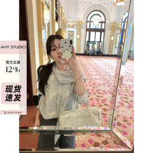 现货【AHY】空谷幽兰气质挂脖细致绣花设计感长袖条纹衬衫女新品
