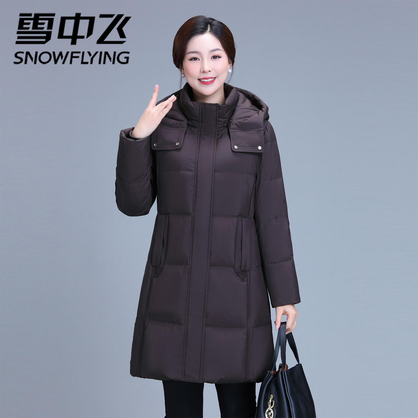 雪中飞中长款羽绒服女款中年大码妈妈装可拆帽冬季新款保暖厚外套