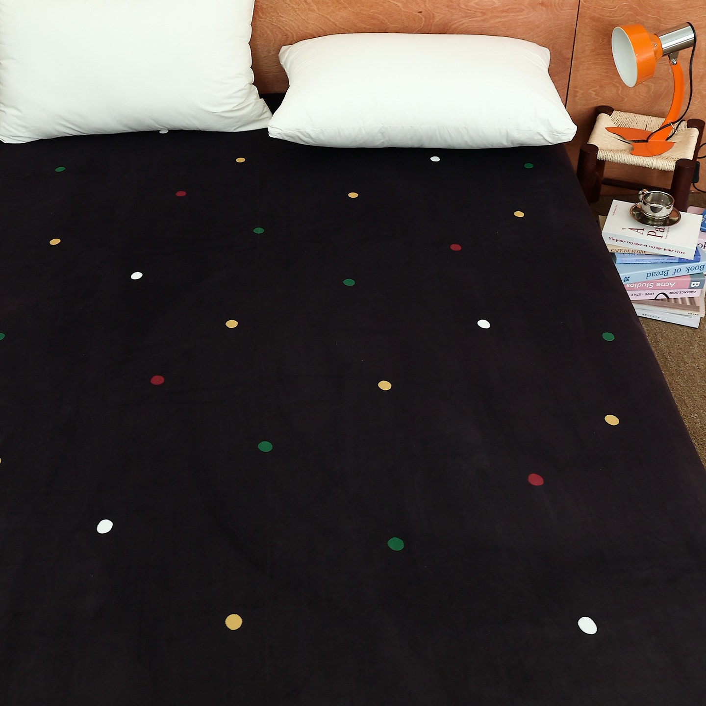 礼物的夜晚 原创包豪斯波点奶油绒床单床笠单件保暖双人床黑色系,床上用品,床单,淘宝优惠券,粉丝福利购,淘宝优惠卷