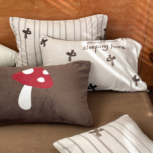 蘑菇木木 小众原创奶油绒枕套枕芯罩冬日系可爱毛绒枕头套单只装