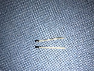 MF52AT104F3950 NTC热敏电阻100K B值3950 带线40mm