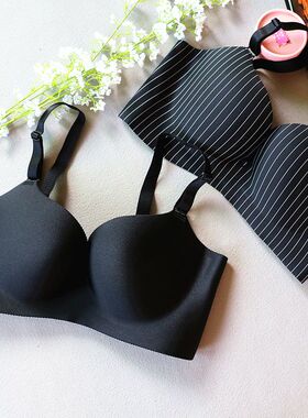 大码薄聚拢收副乳女内衣套装大胸显小超薄胸罩无痕文胸防下垂95DC