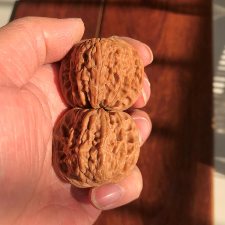 40mm磨盘狮子头文玩把件麻核桃精选老树山地果压手圆润微红皮送礼