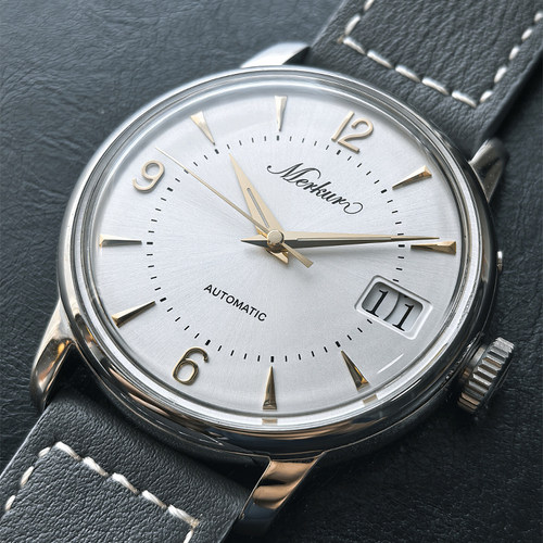 德风大日历玩家甄选经典手表自动