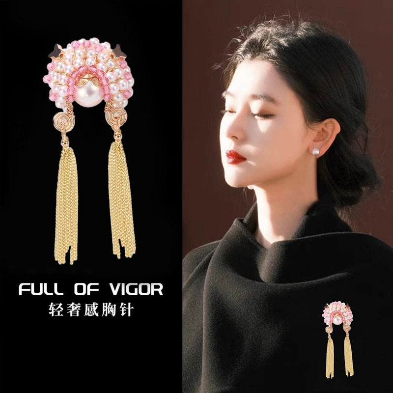 国潮珍珠刀马旦胸针融入京剧元素