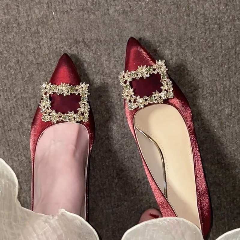 法式水钻方扣浅口单鞋女绸缎气质新娘婚鞋日常可穿尖头优雅高跟鞋