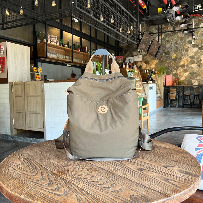 小众双肩包女2025新款时尚牛津布旅行背包大容量休闲短途旅游背包