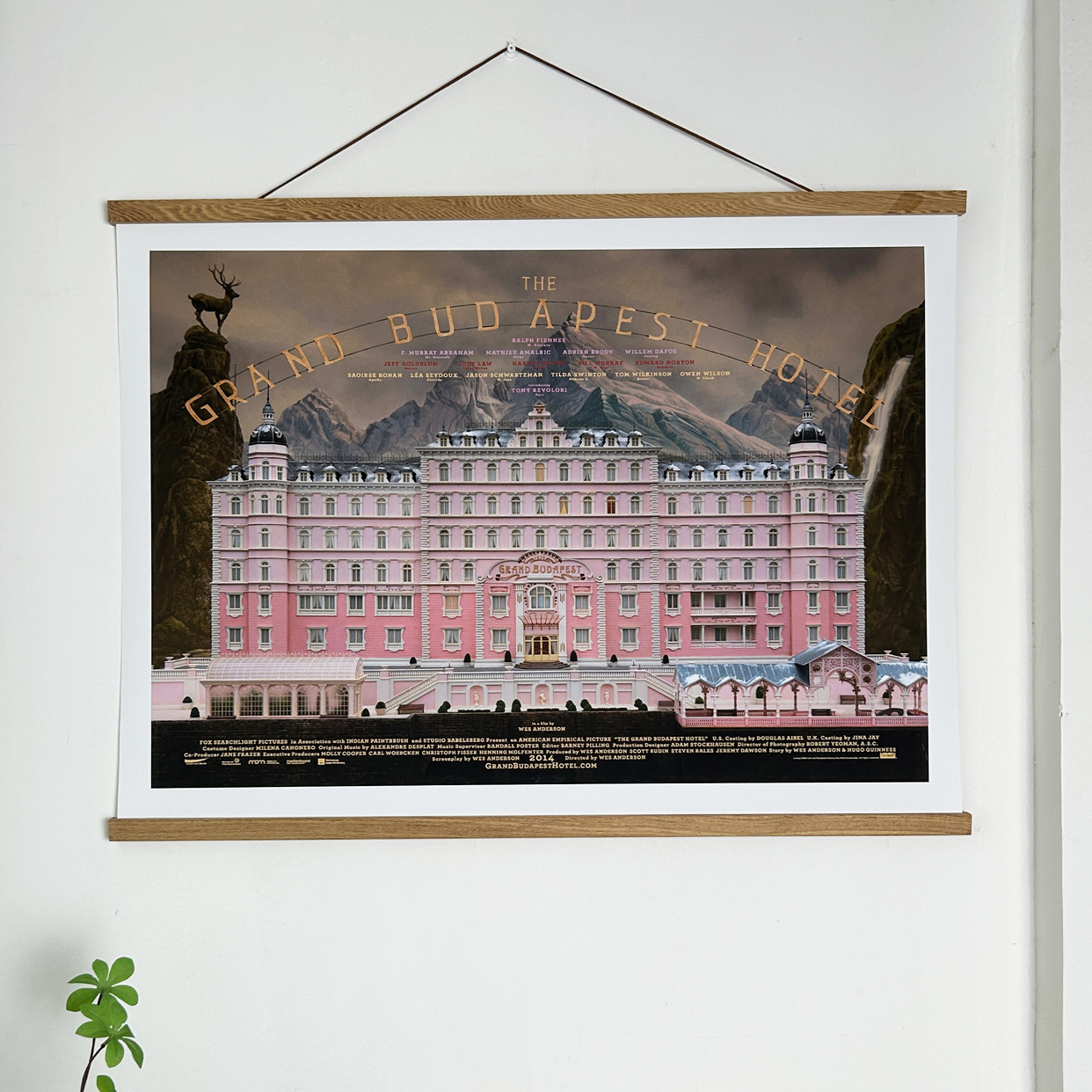 小众布达佩斯大饭店实木电影海报