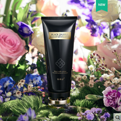 保湿，清洁毛孔纯植物黑松露