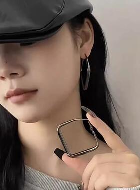欧美极简枪灰色方形耳圈女