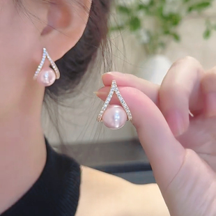 法式珍珠银针耳钉女2025新款爆款轻奢高级感耳环方圆脸显脸小耳饰