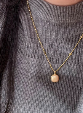 轻奢小众方糖珍珠吊坠项链女