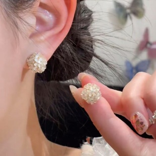 精致小巧花团锦簇耳钉女小众设计感气质耳环百搭时尚通勤银针耳饰