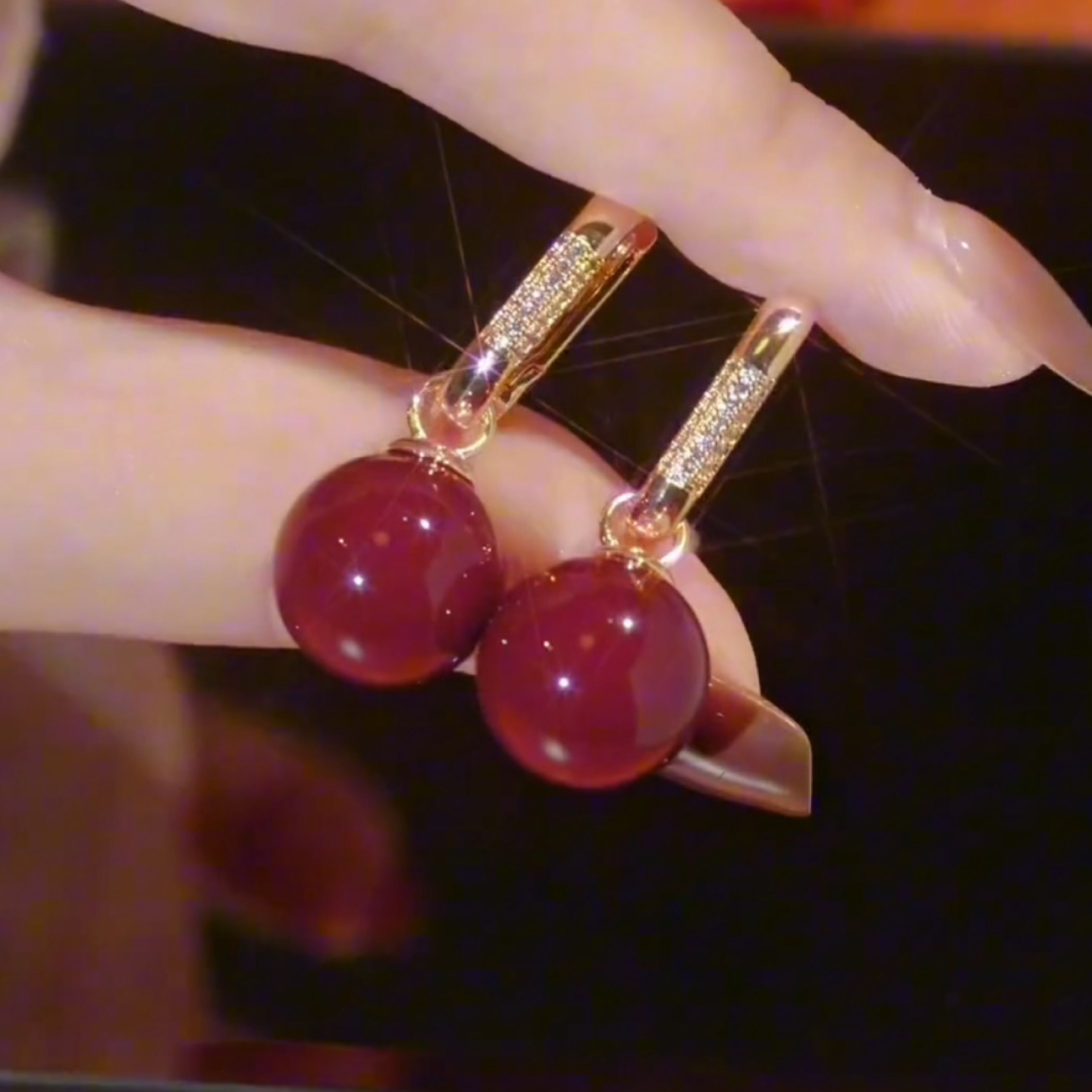 复古红色相思豆耳环2025爆款耳钉轻奢高级感气质百搭耳坠精致耳饰