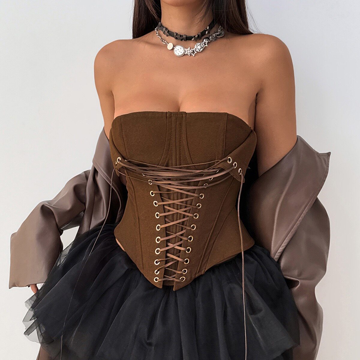 收腰绑带精美的款式诱惑辣妹迷人