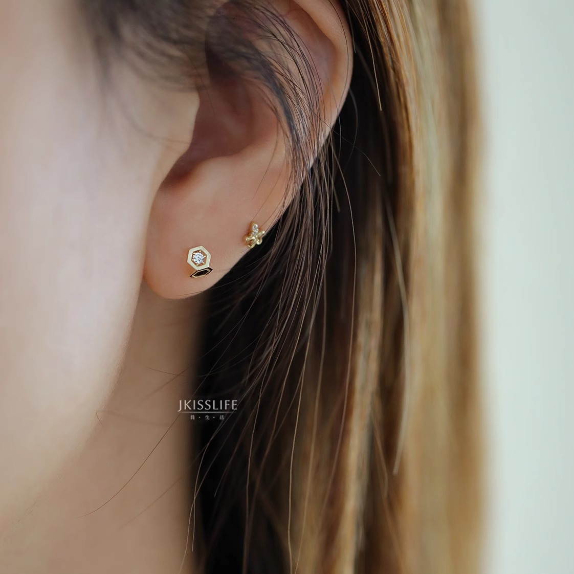 经典简约小蜂巢9K金耳钉睡觉免摘