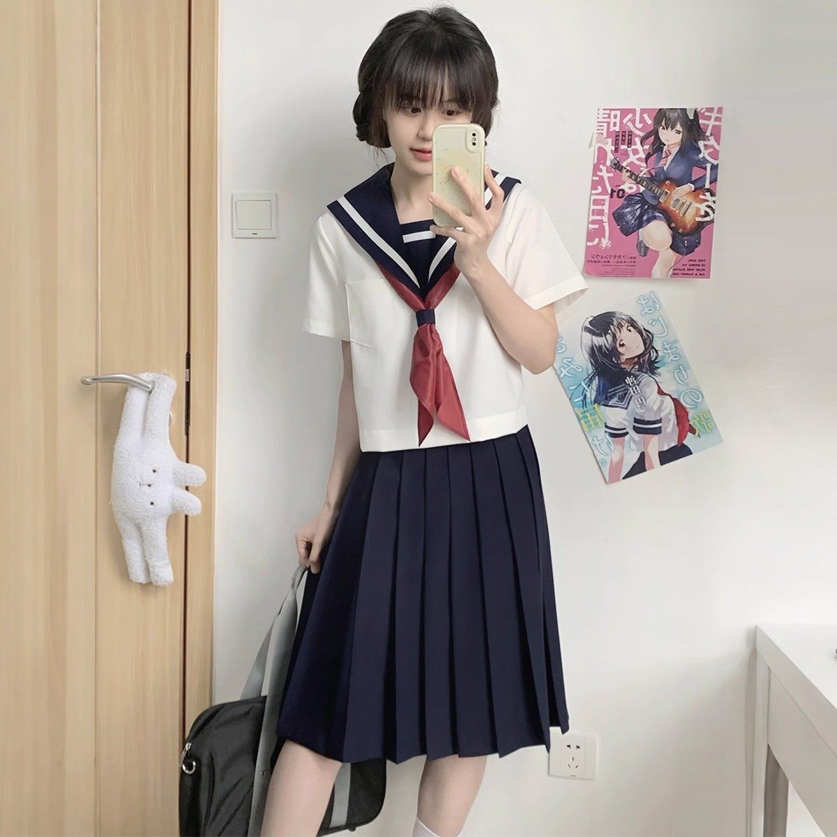 【粗白一本】校供感jk水手服图片