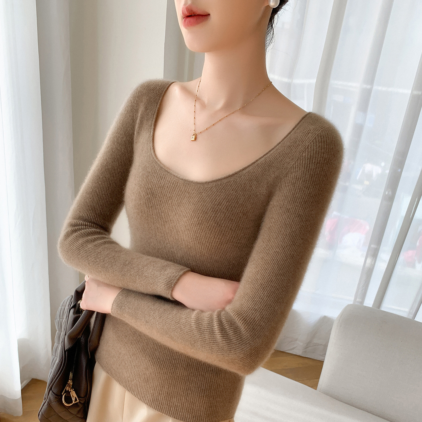 一线成衣无缝100纯山羊绒衫女U领抽条修身显瘦低圆领针织打底毛衣