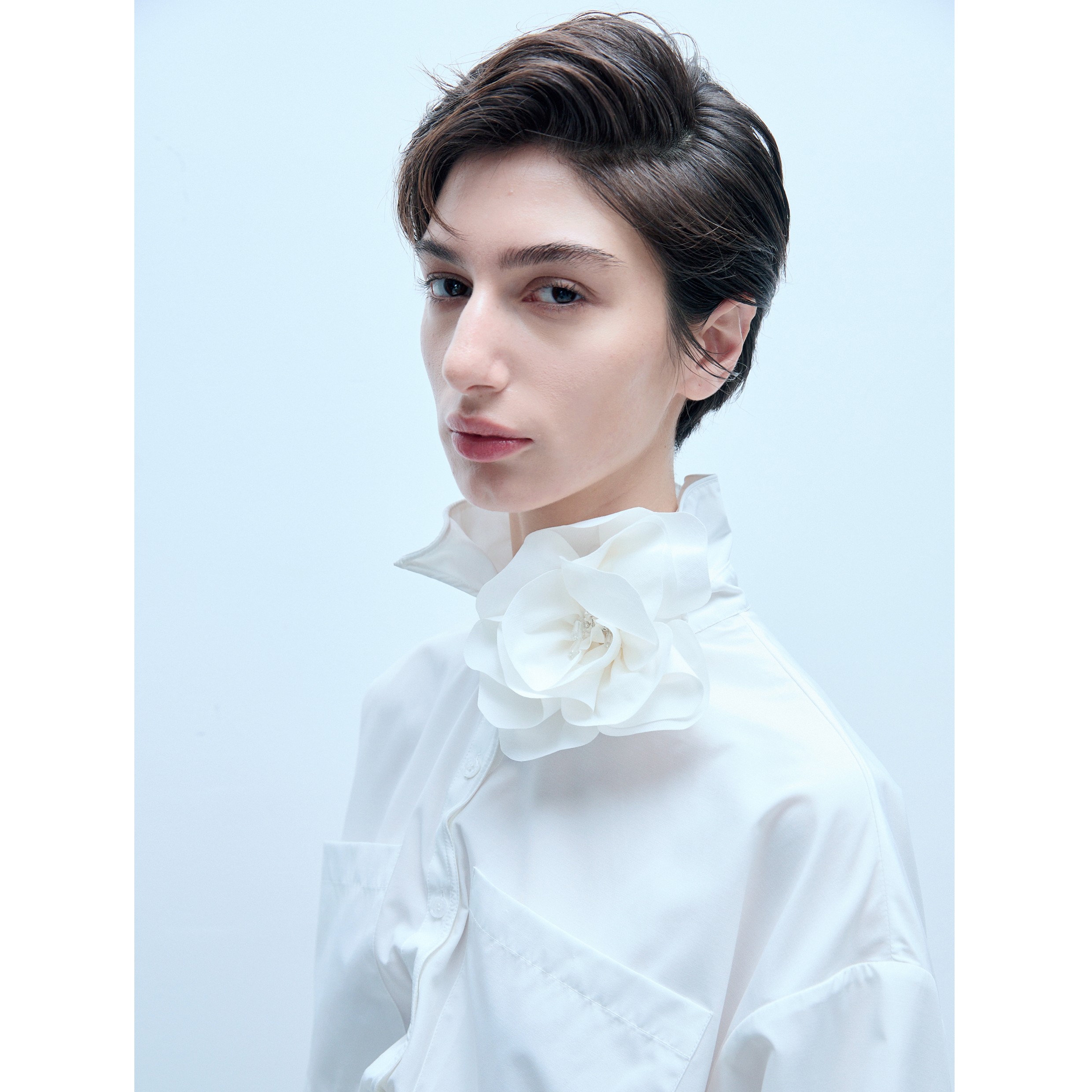 {慢调巴黎}{明星同款}四季气质明星同款时尚鱼骨百搭薄款衬衫