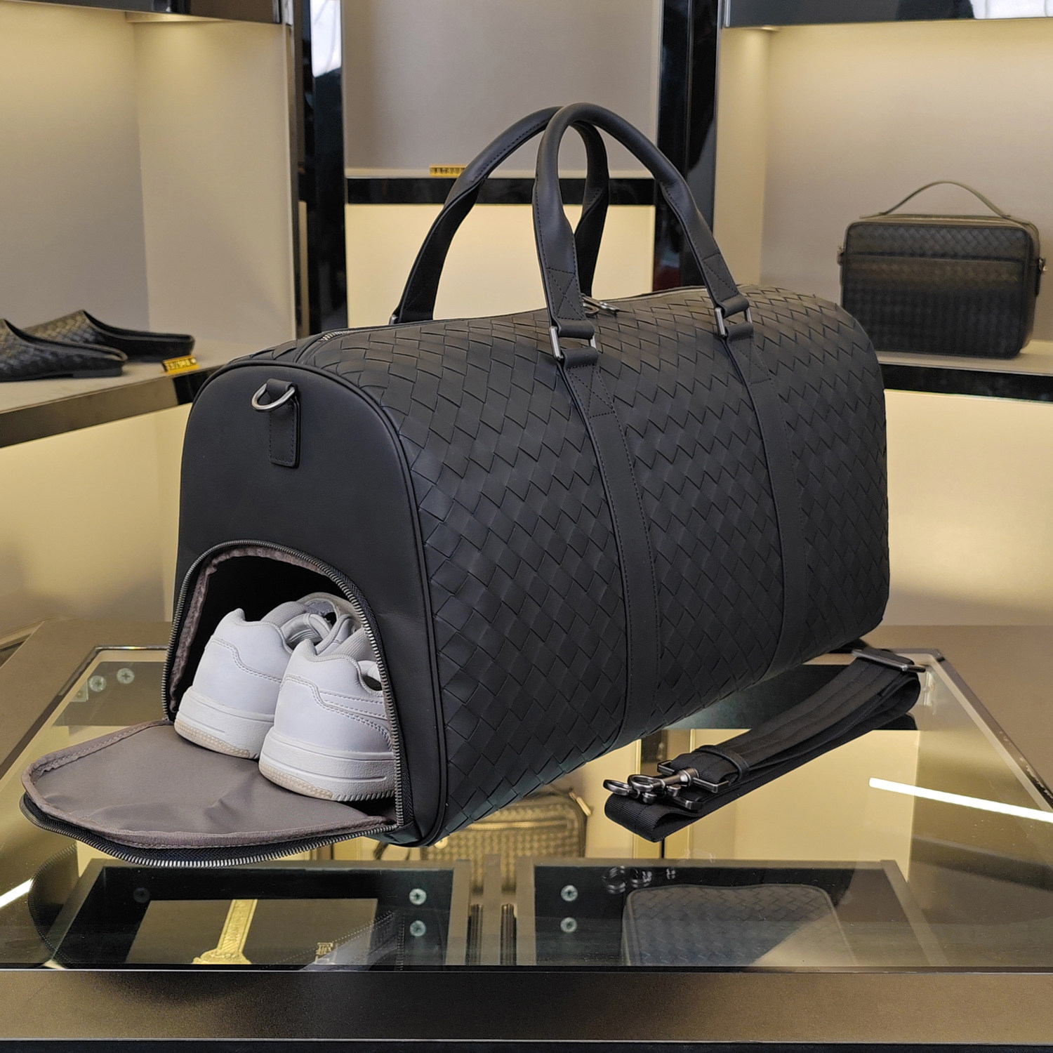 2025新款真皮编织男士行李袋大容量手提旅行包男款短途出差包