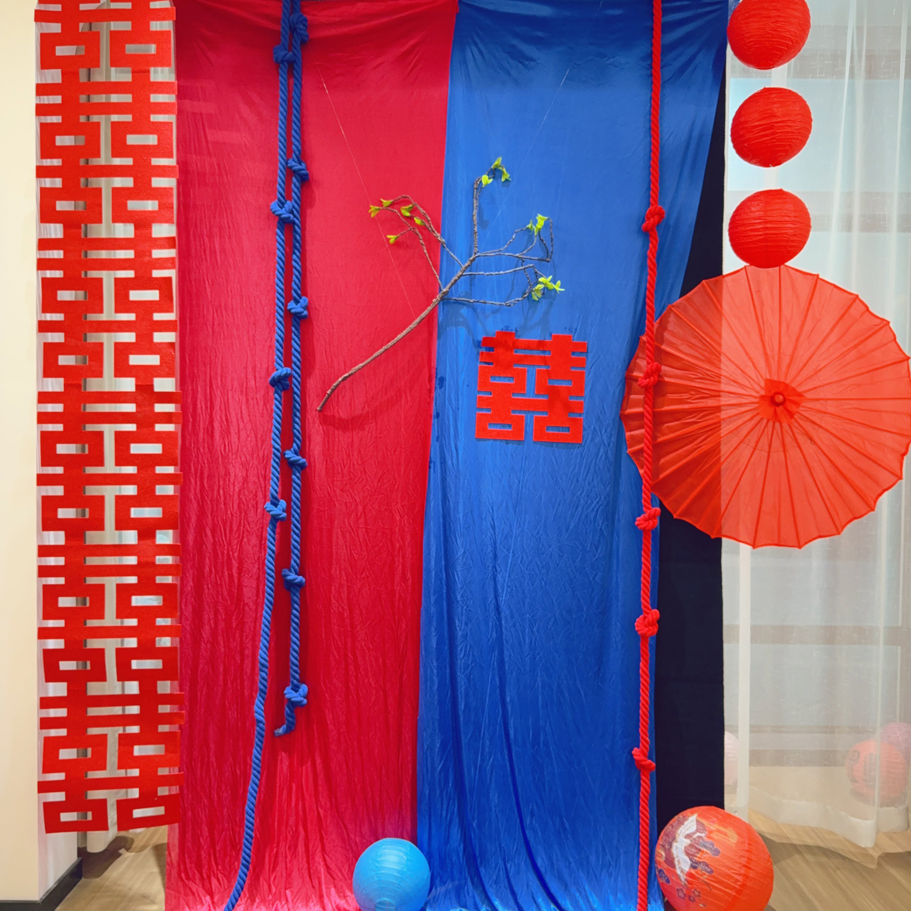 顺便买卖结婚房布置套装喜字纱幔婚礼晨袍拍照高级感红蓝背景装饰