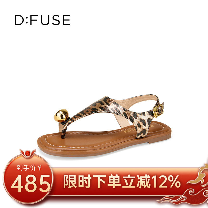 时尚度假风平底套趾凉鞋
