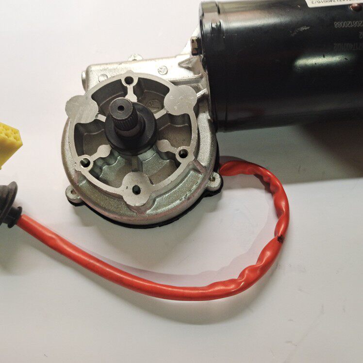 重汽豪瀚雨刮电机原厂配件产品图号wg1671740010/2直齿五线3螺孔