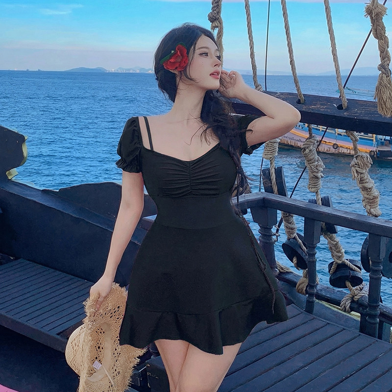 泳衣女一字肩纯欲性感绝美连体裙式大码胖mm200斤显瘦遮肚肉温泉
